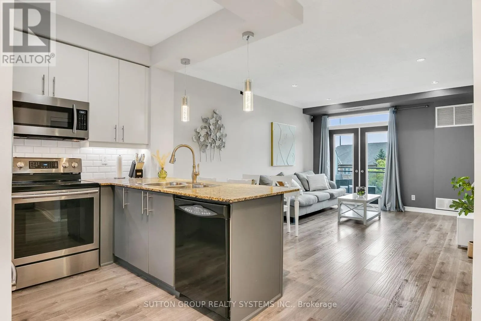 303 - 245 DALESFORD ROAD