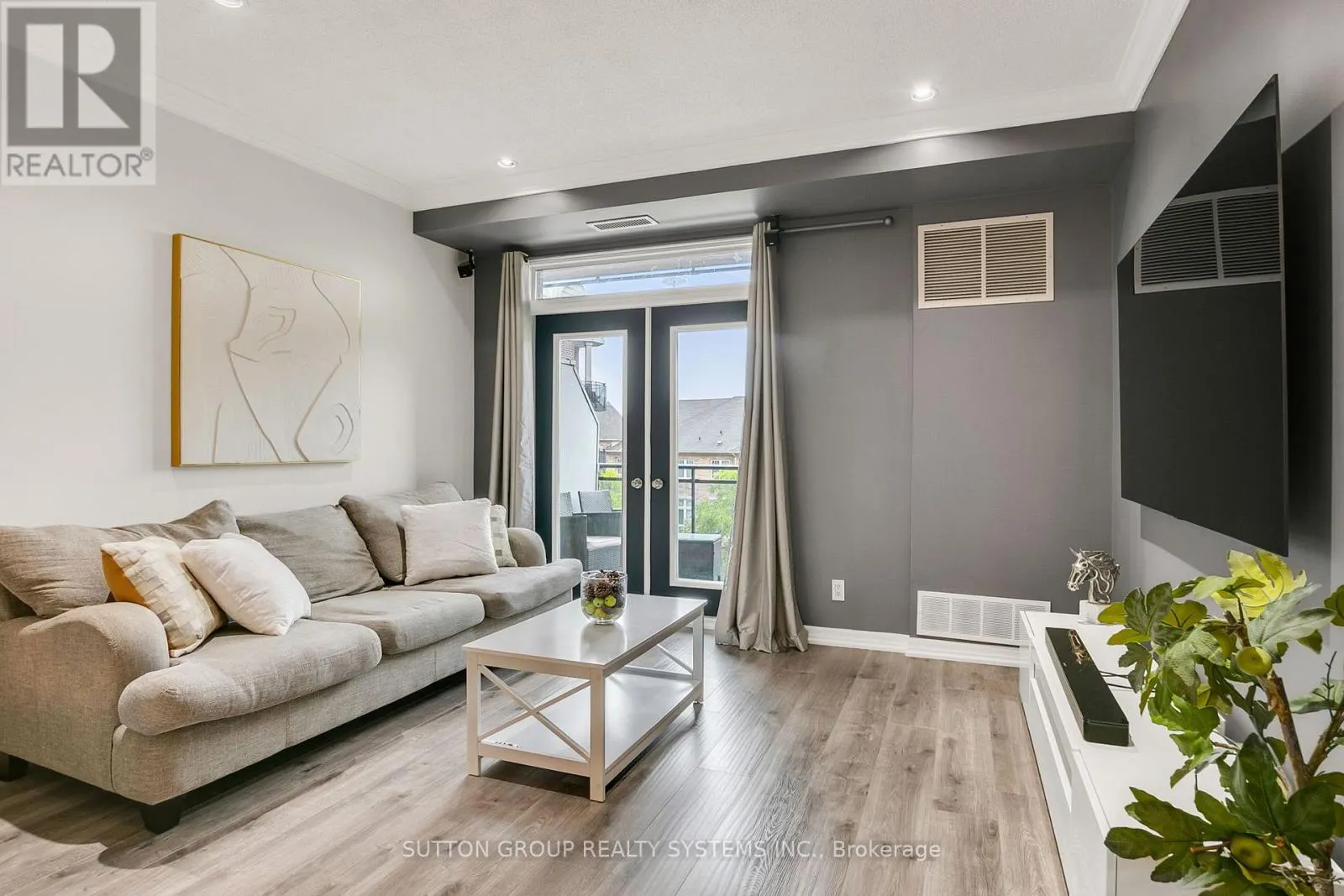 303 - 245 DALESFORD ROAD