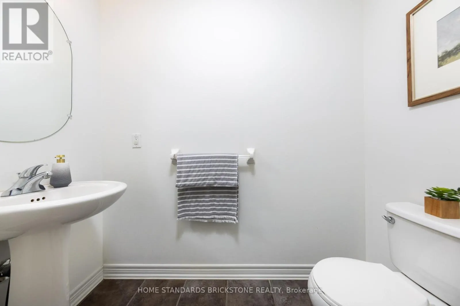 39 LAVERTY CRESCENT