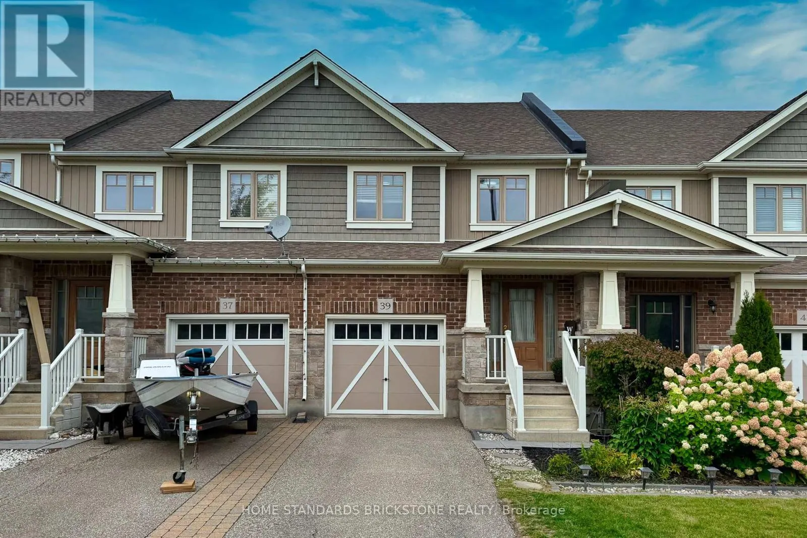 39 LAVERTY CRESCENT