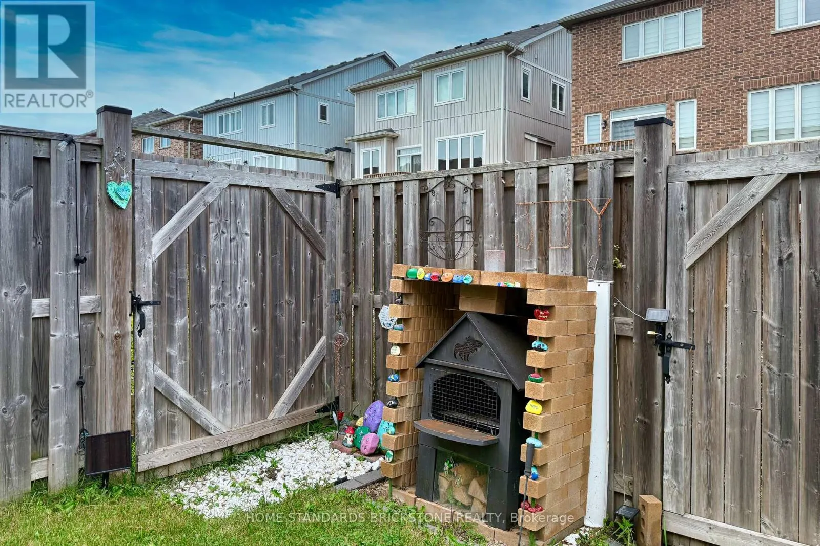 39 LAVERTY CRESCENT