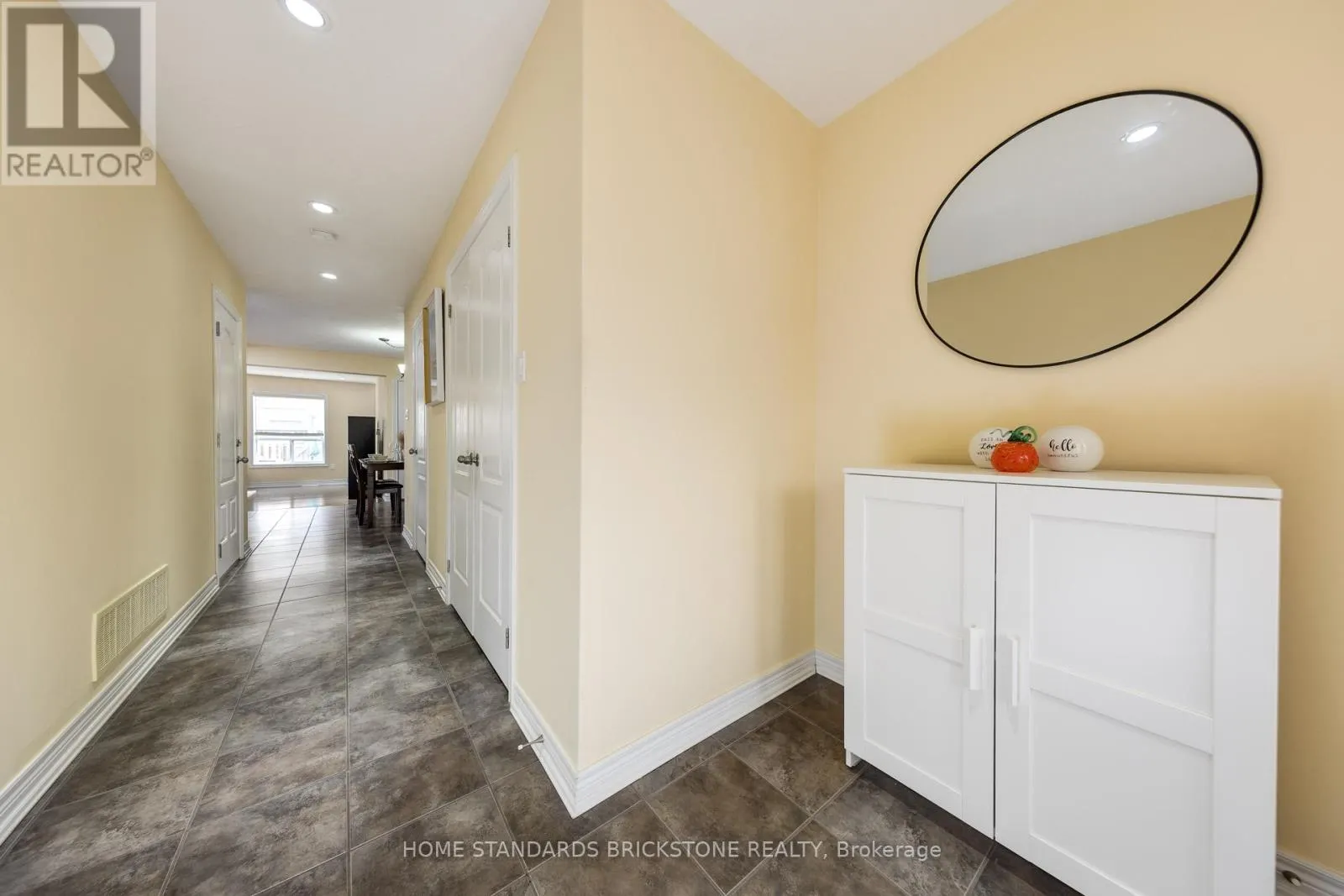 39 LAVERTY CRESCENT