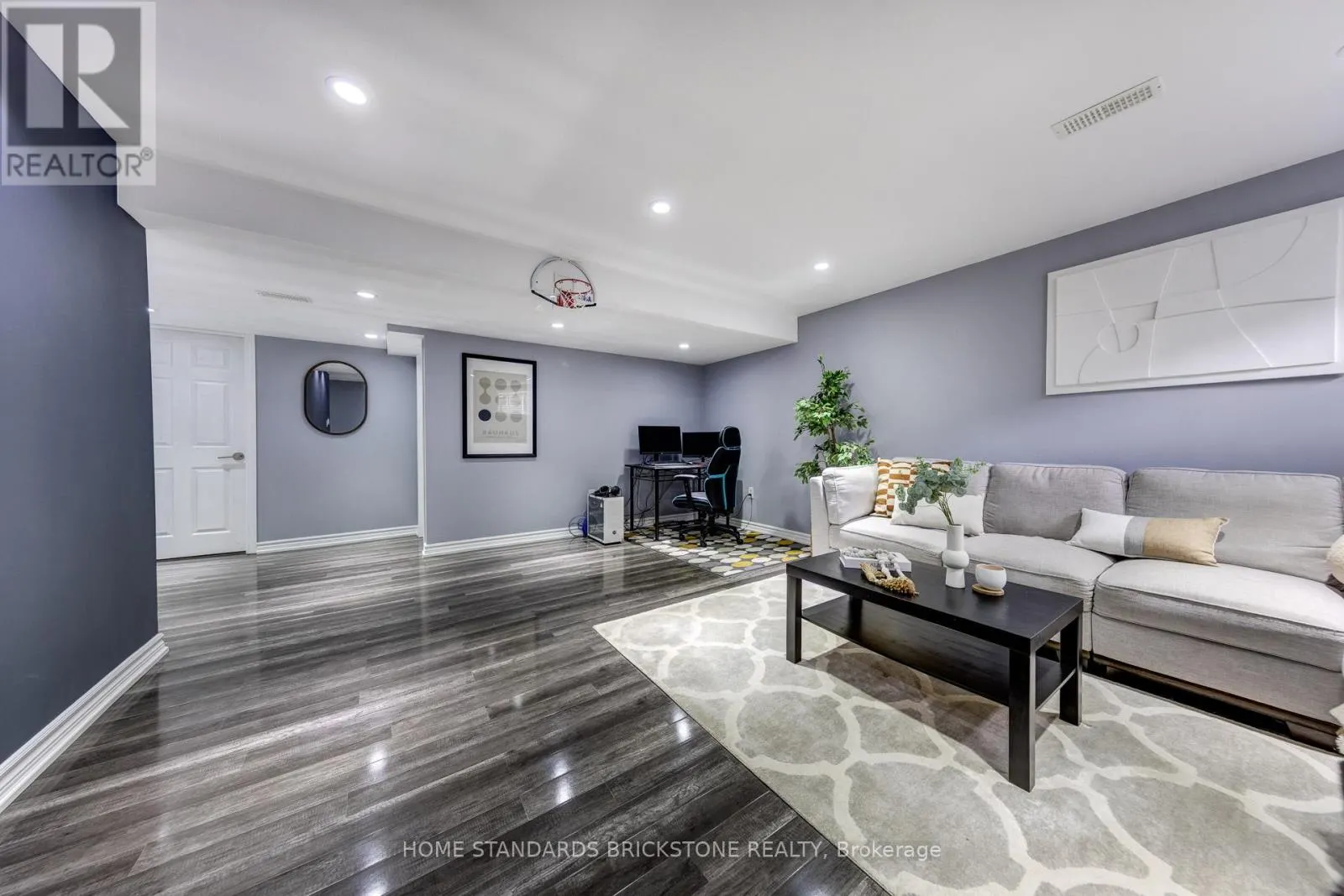 39 LAVERTY CRESCENT