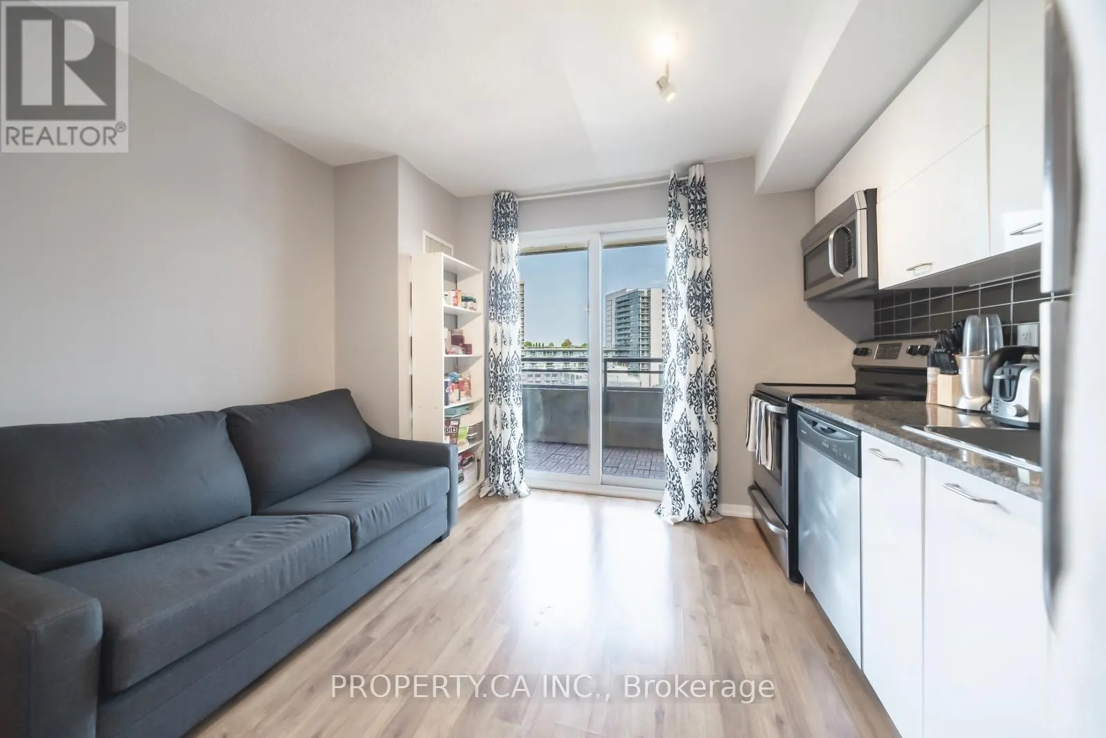 1120 - 38 JOE SHUSTER WAY