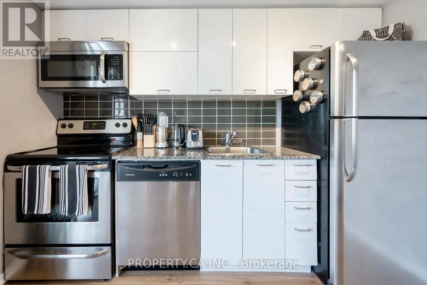 1120 - 38 JOE SHUSTER WAY