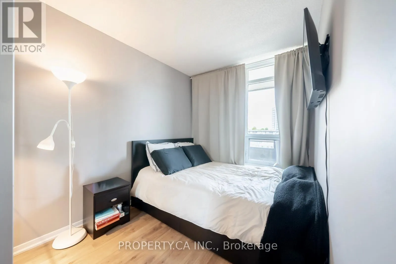 1120 - 38 JOE SHUSTER WAY