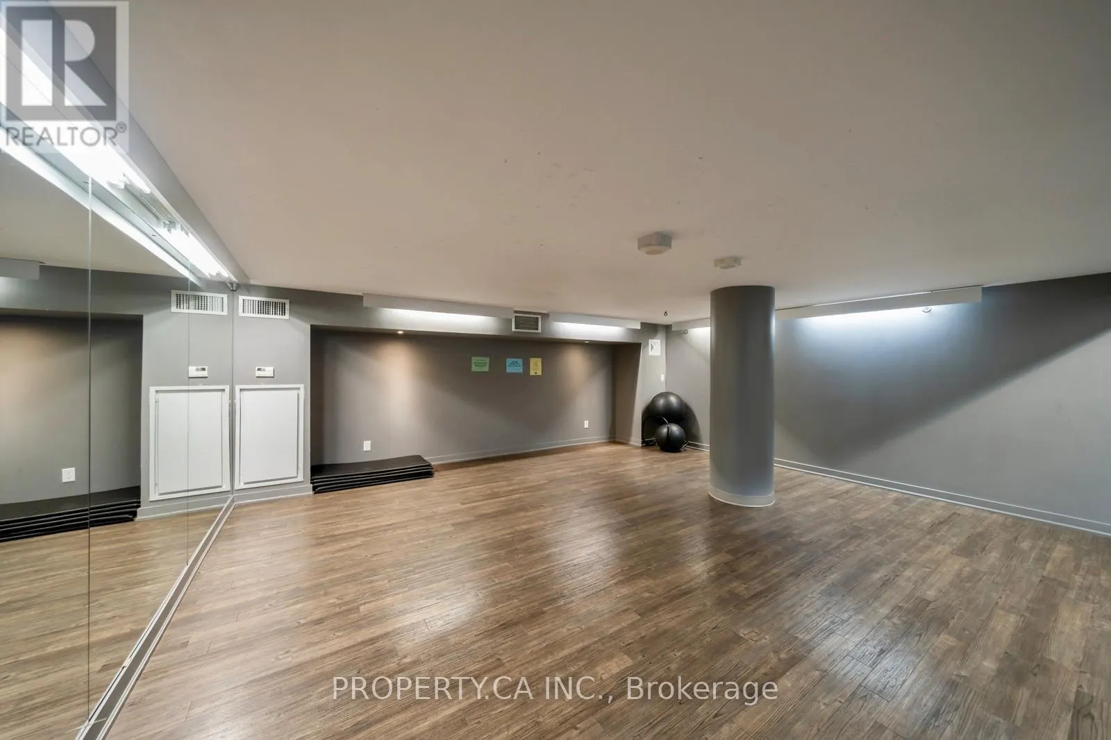 1120 - 38 JOE SHUSTER WAY