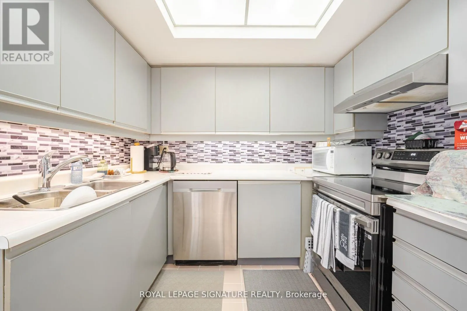 1501 - 55 KINGSBRIDGE GARDEN CIRCLE