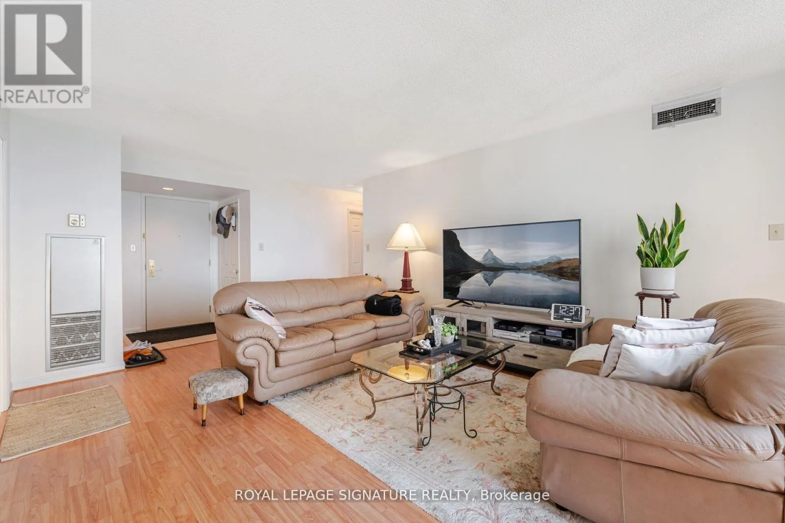 1501 - 55 KINGSBRIDGE GARDEN CIRCLE
