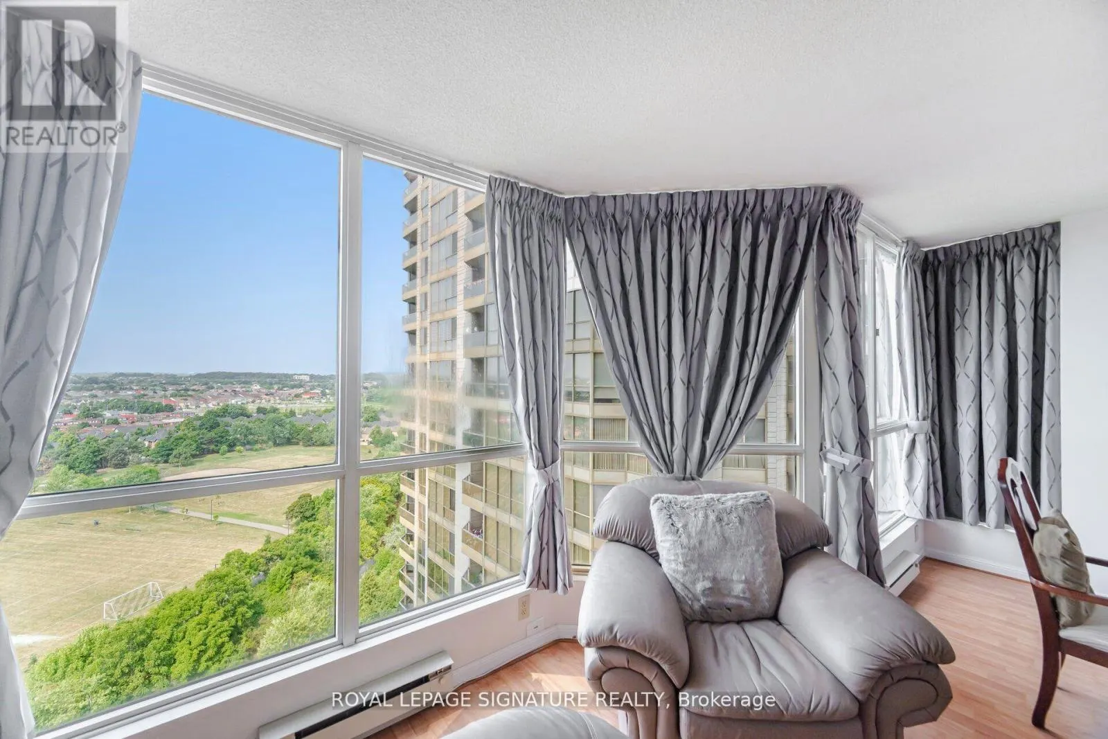 1501 - 55 KINGSBRIDGE GARDEN CIRCLE