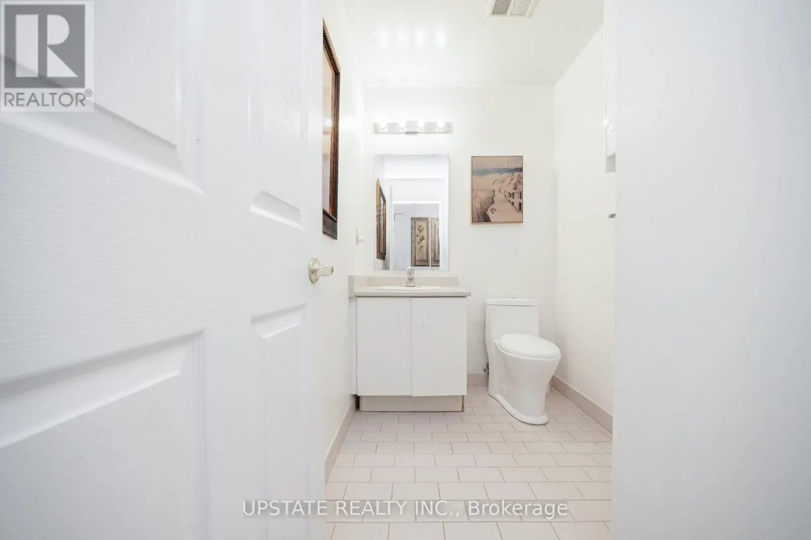 1206 - 25 AGNES STREET