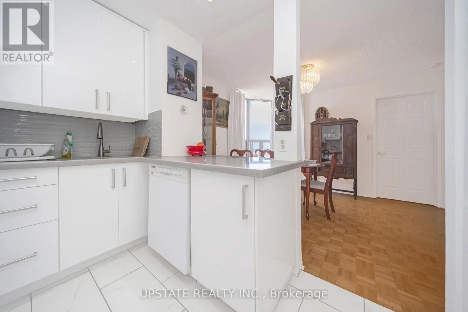 1206 - 25 AGNES STREET