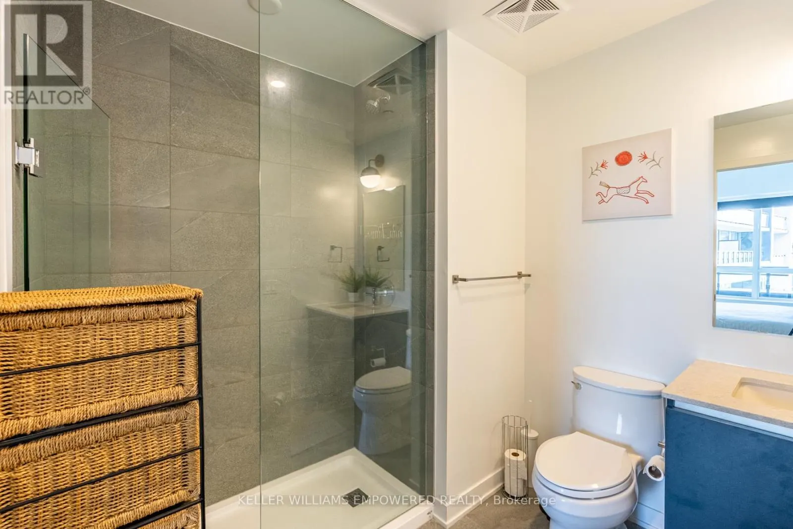 537 - 395 DUNDAS STREET W