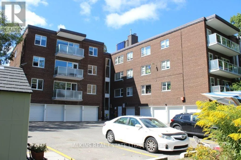 102 - 185 STEPHEN DRIVE