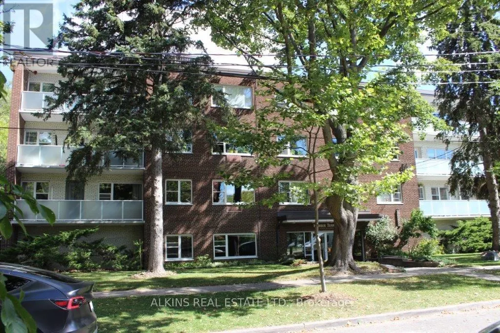 102 - 185 STEPHEN DRIVE