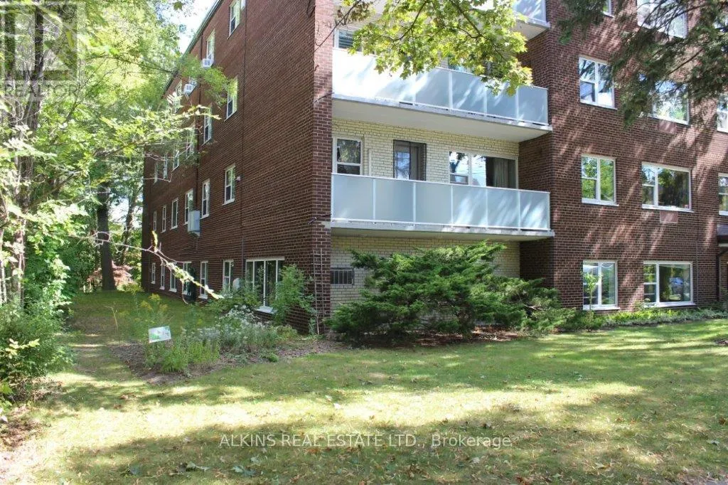 102 - 185 STEPHEN DRIVE