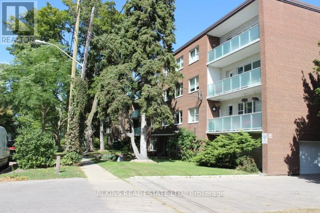 102 - 185 STEPHEN DRIVE