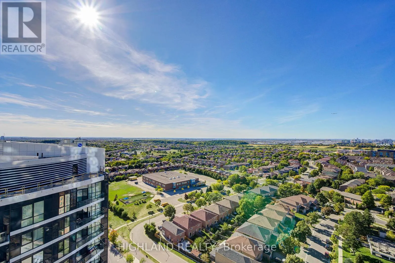 1816 - 35 WATERGARDEN DRIVE