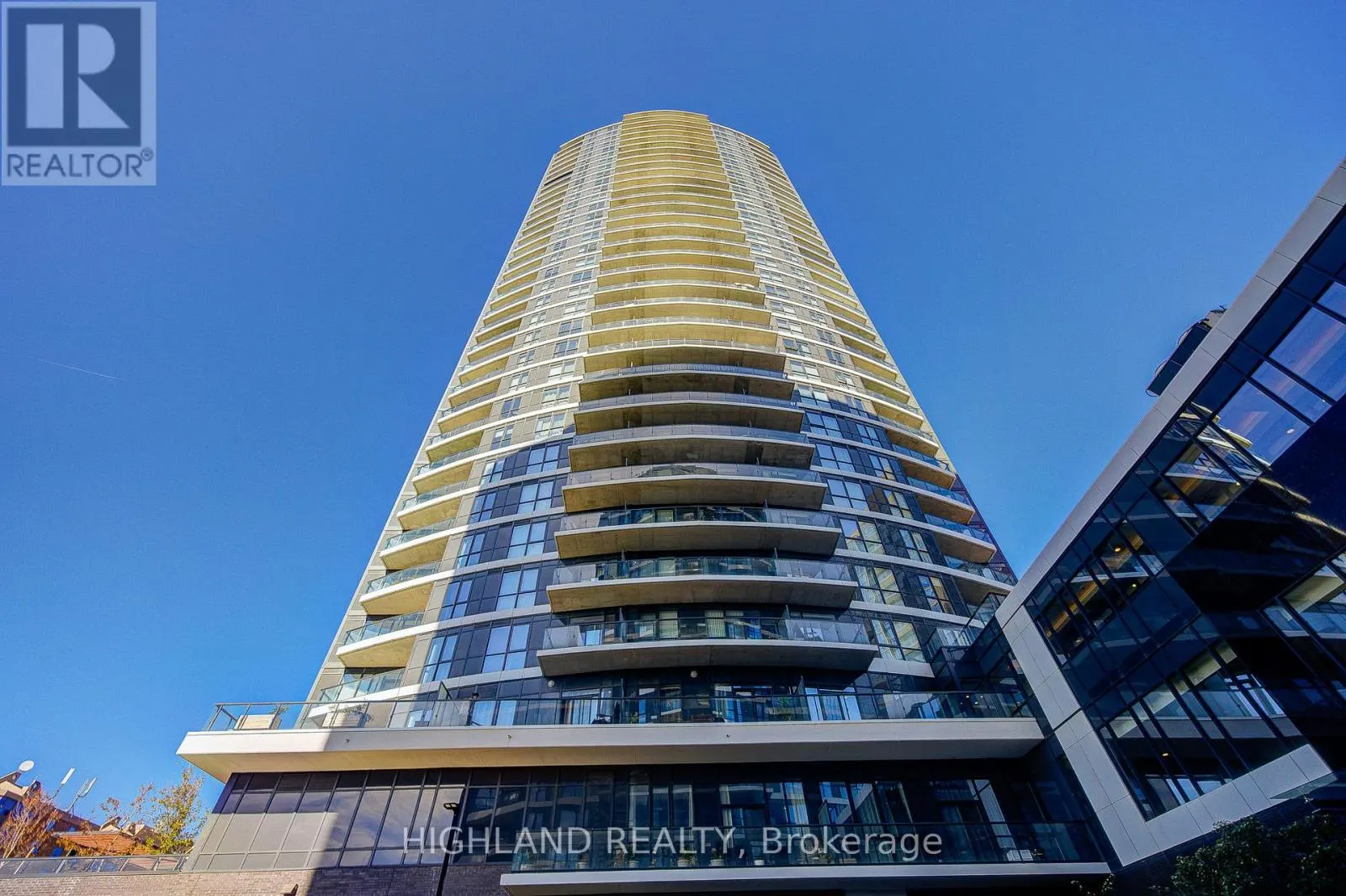 1816 - 35 WATERGARDEN DRIVE