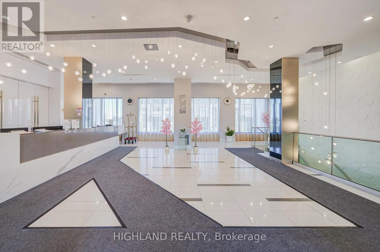 1816 - 35 WATERGARDEN DRIVE