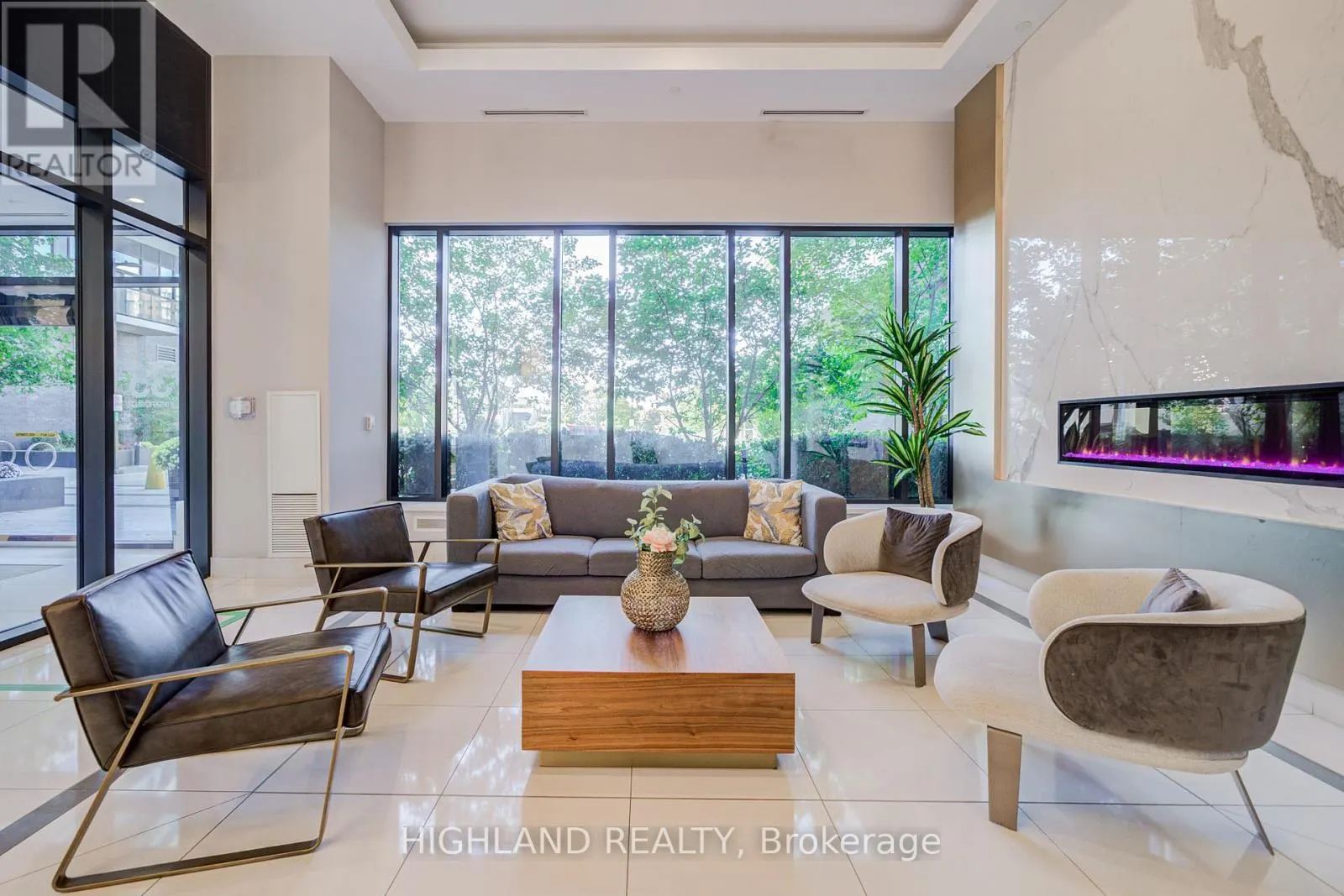 1816 - 35 WATERGARDEN DRIVE