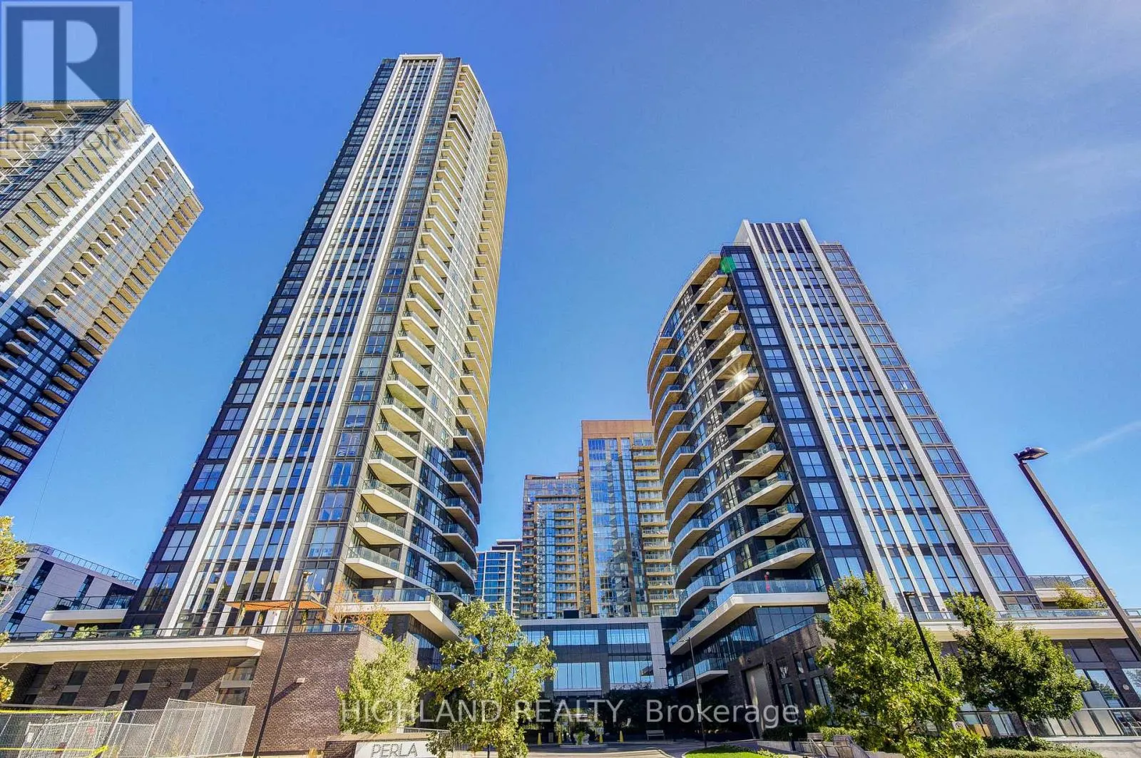 1816 - 35 WATERGARDEN DRIVE