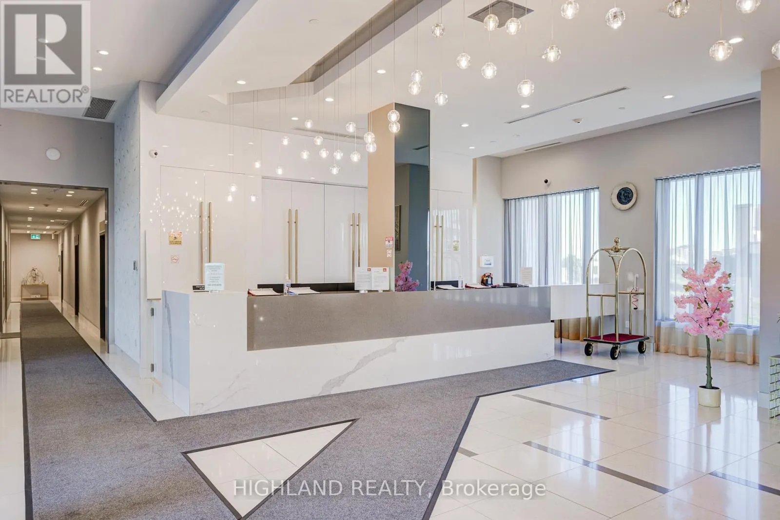 1816 - 35 WATERGARDEN DRIVE