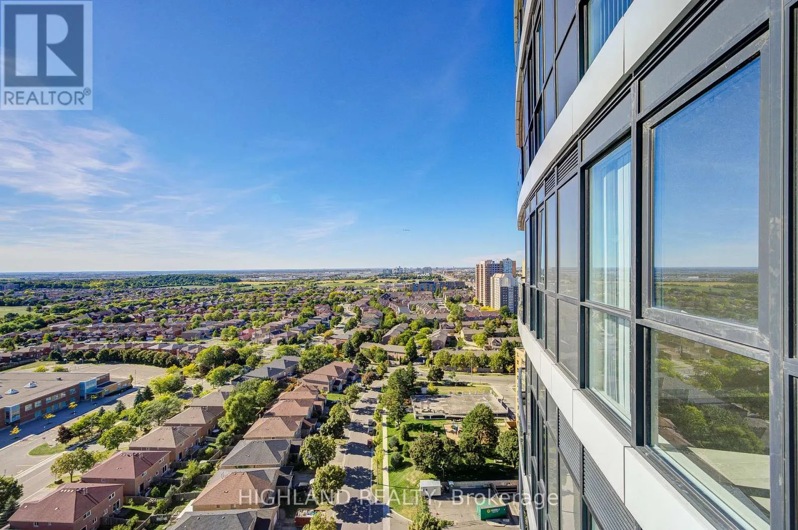 1816 - 35 WATERGARDEN DRIVE