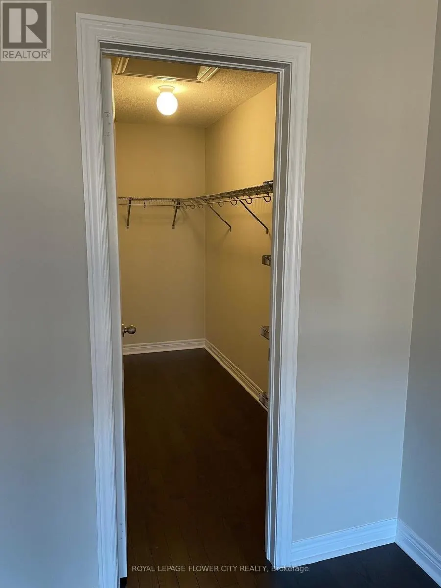 51 PEARMAN CRESCENT