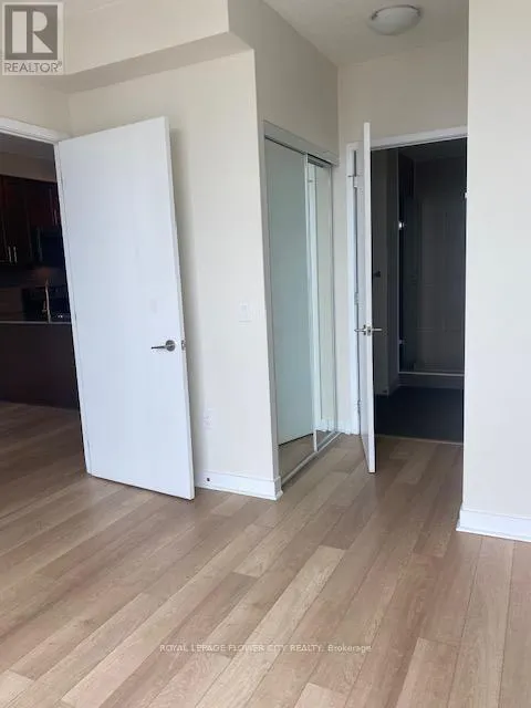 4010 - 3975 GRAND PARK