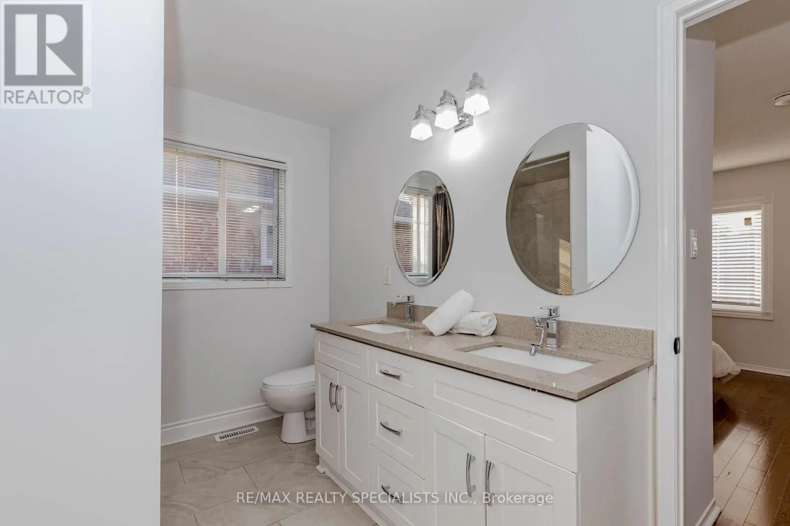 5989 AQUARIUS COURT