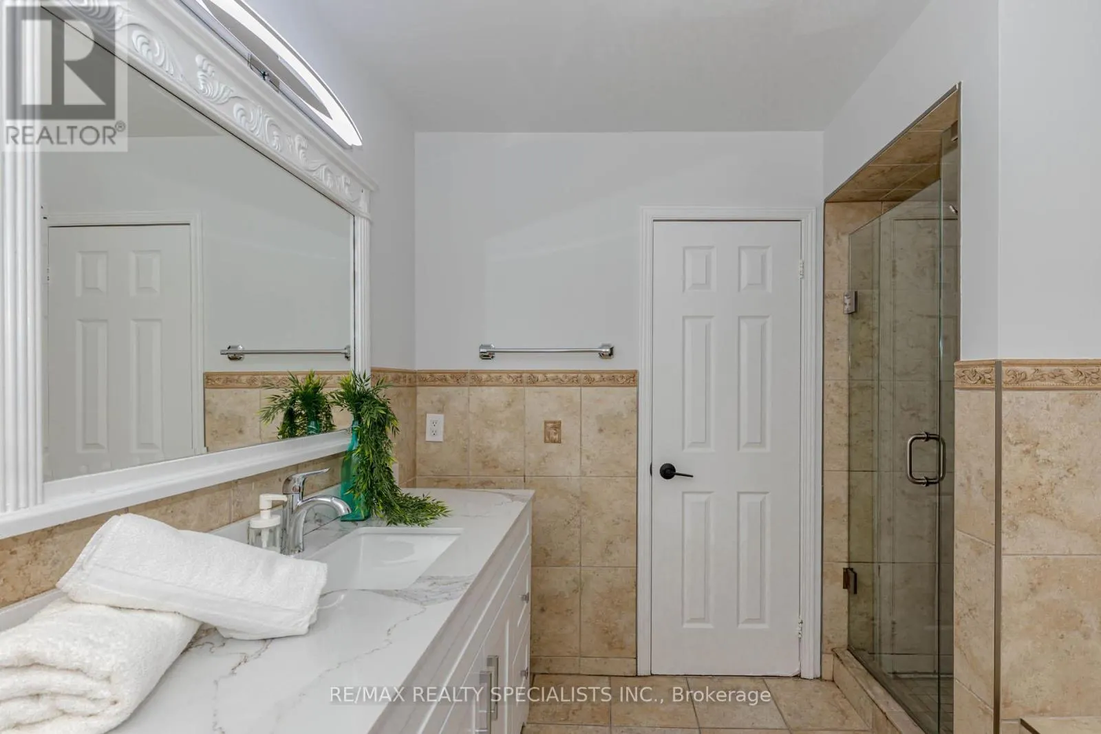 5989 AQUARIUS COURT