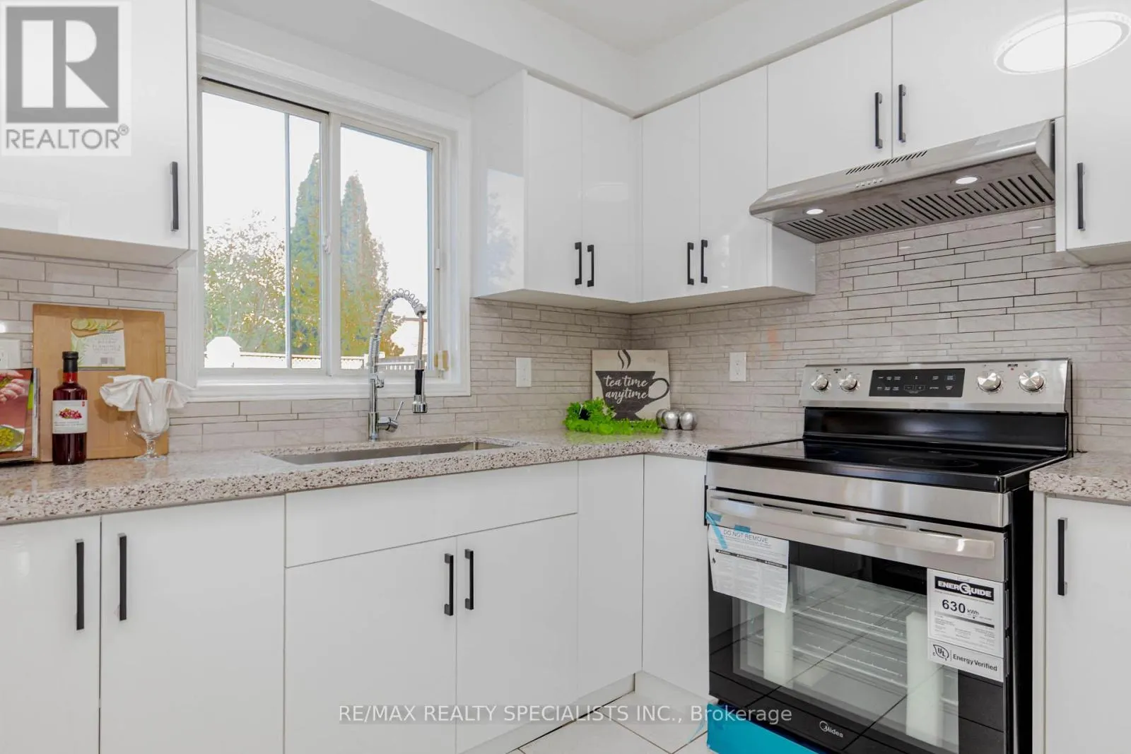 5989 AQUARIUS COURT