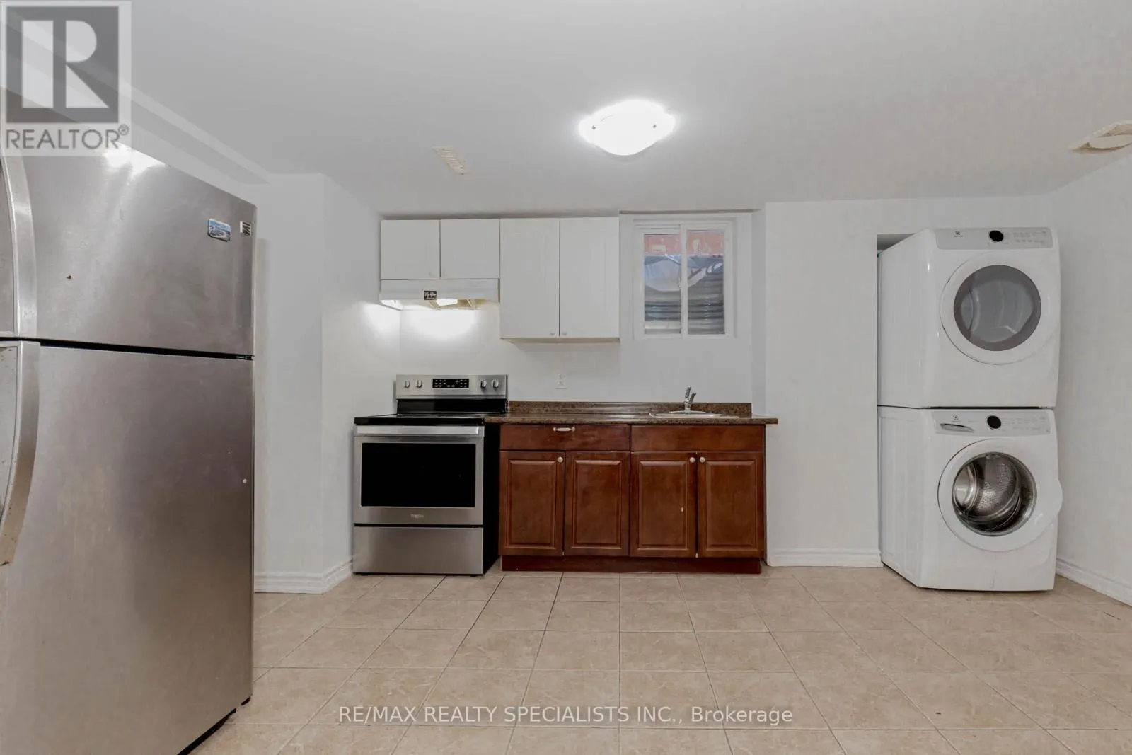 5989 AQUARIUS COURT