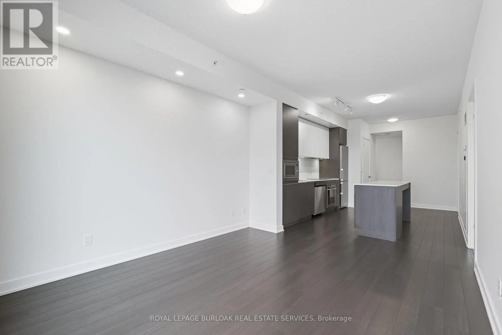 D314 - 5220 DUNDAS STREET