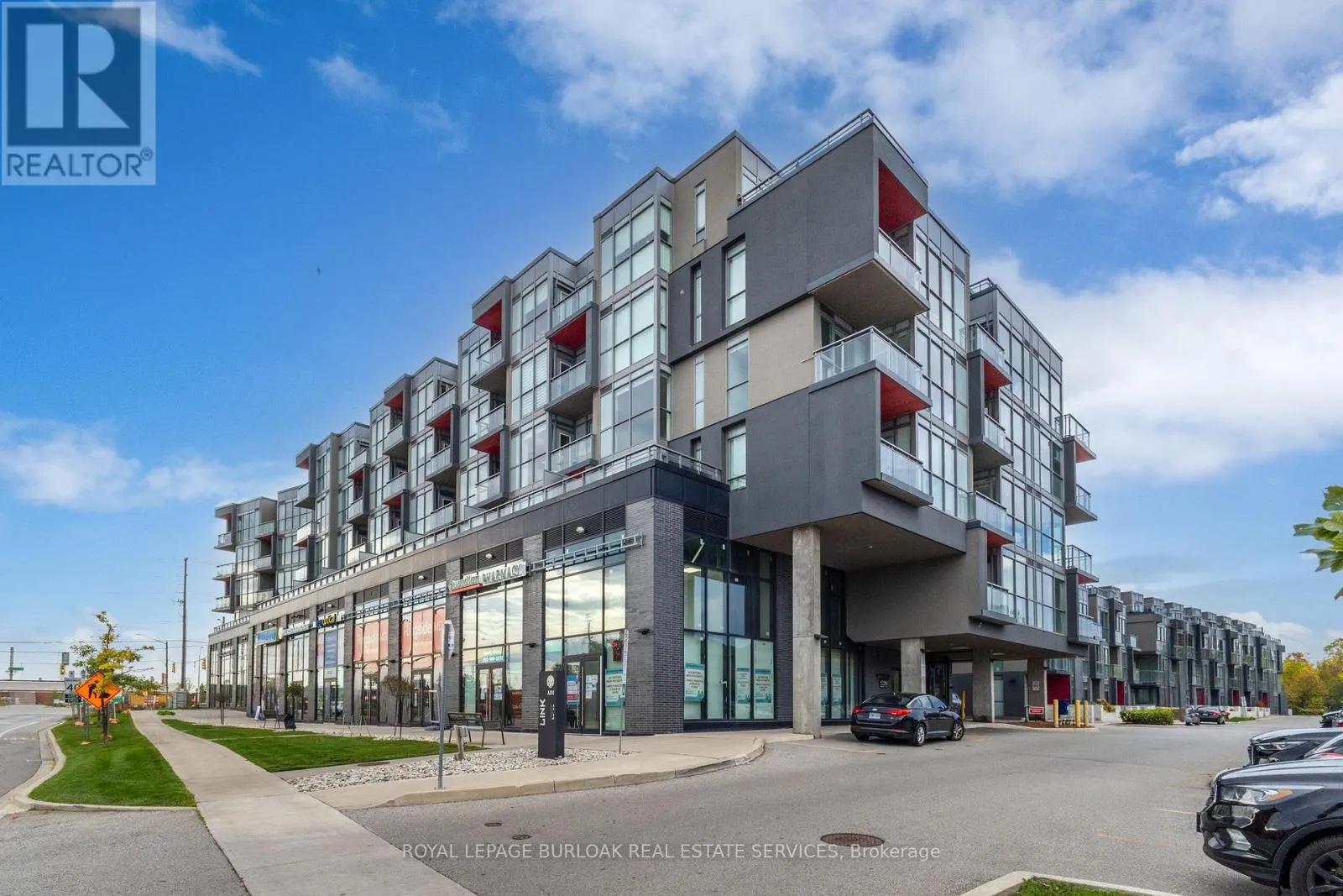 D314 - 5220 DUNDAS STREET