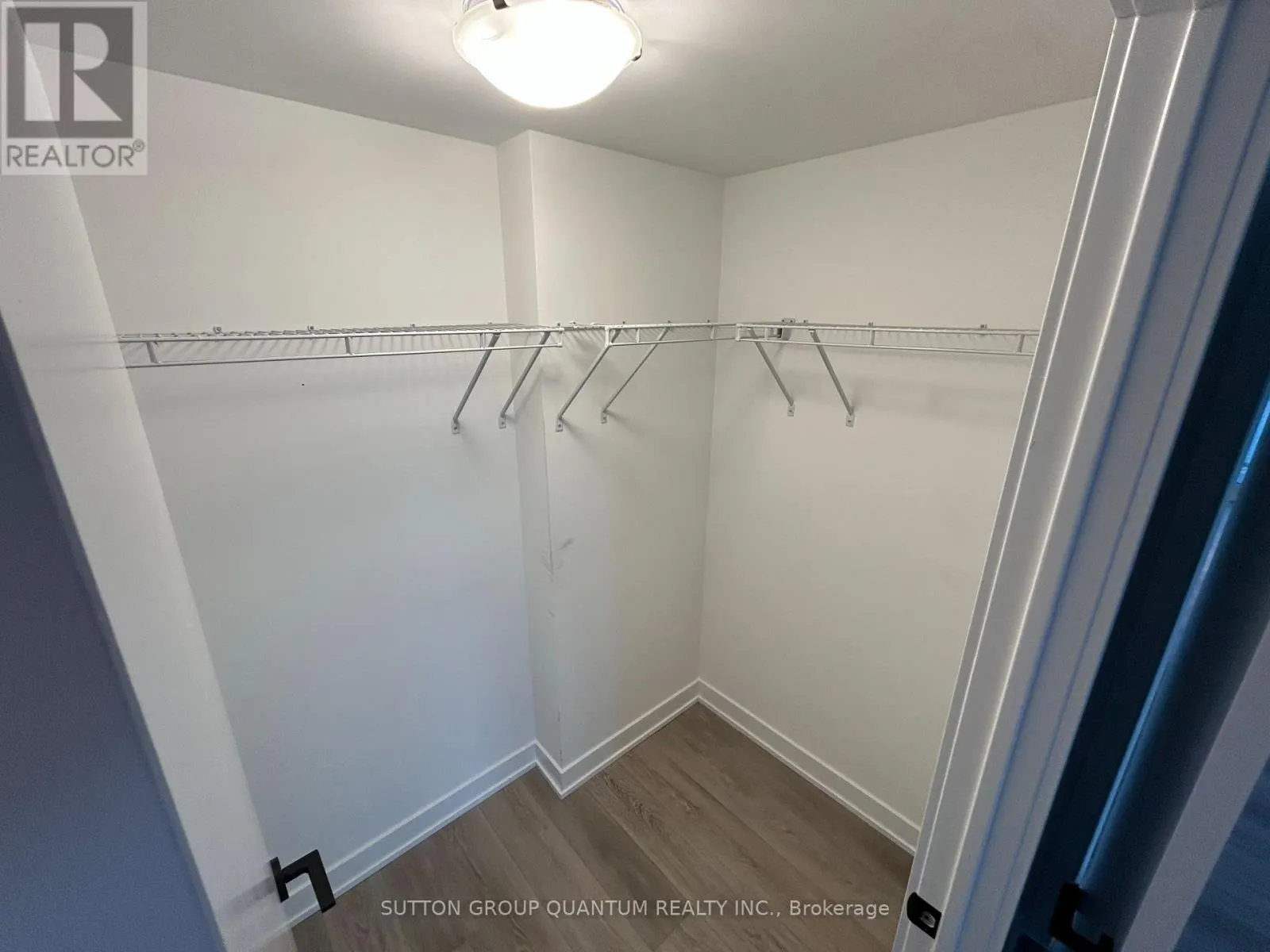 605 - 220 MISSINNIHE WAY