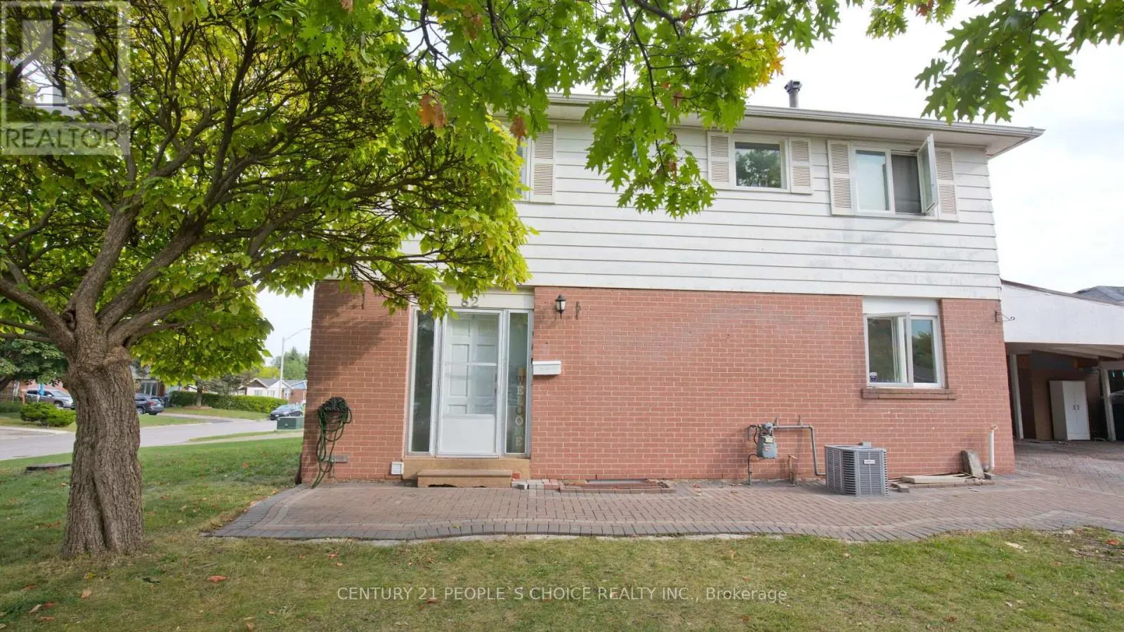 82 DAVENPORT CRESCENT