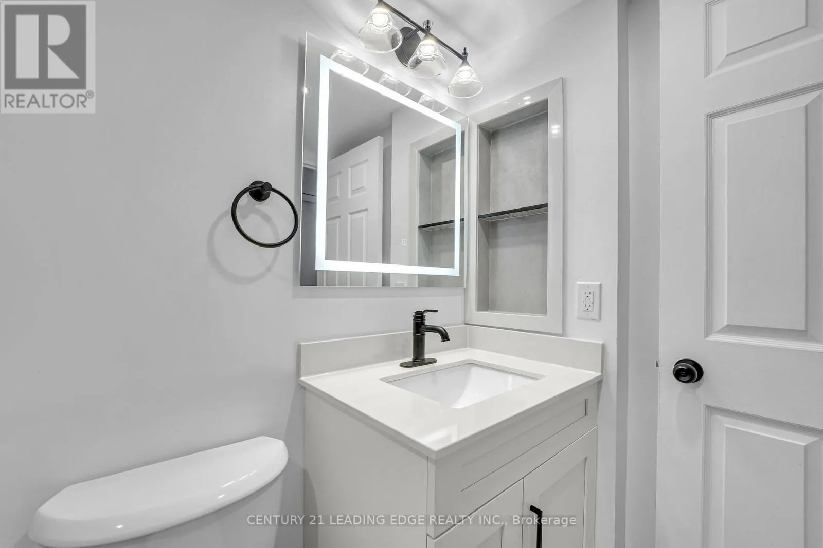 905 - 3605 KARIYA DRIVE