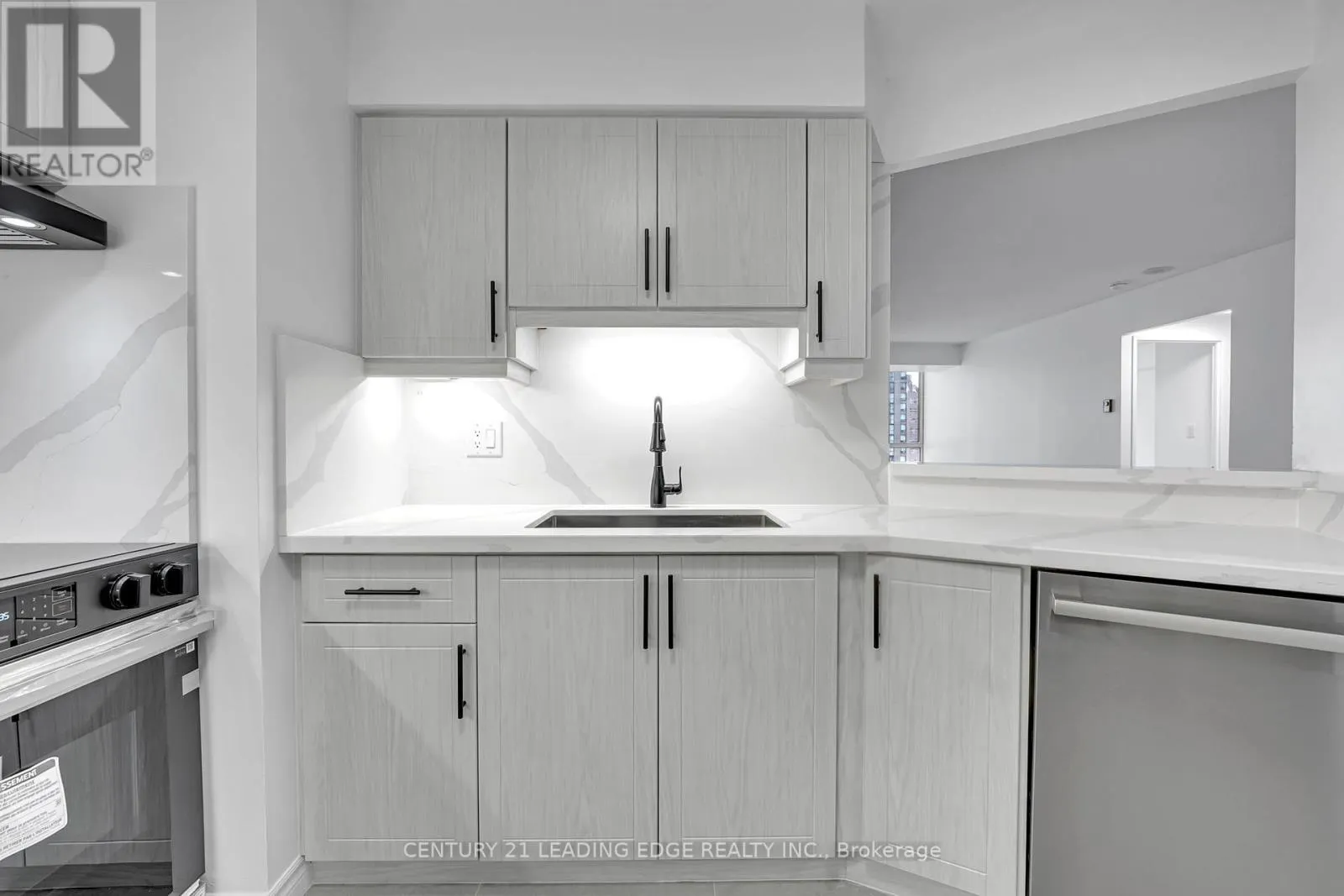 905 - 3605 KARIYA DRIVE