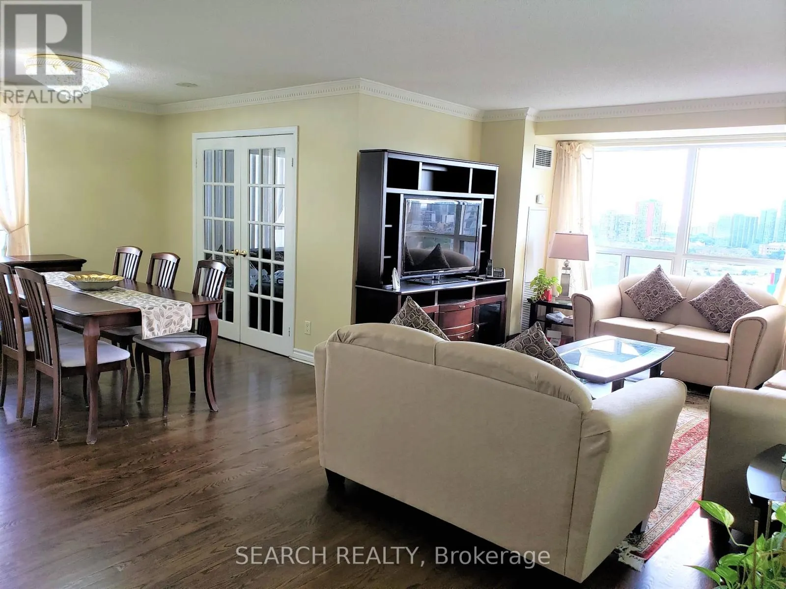 1625 - 25 KINGSBRIDGE GARDEN CIRCLE