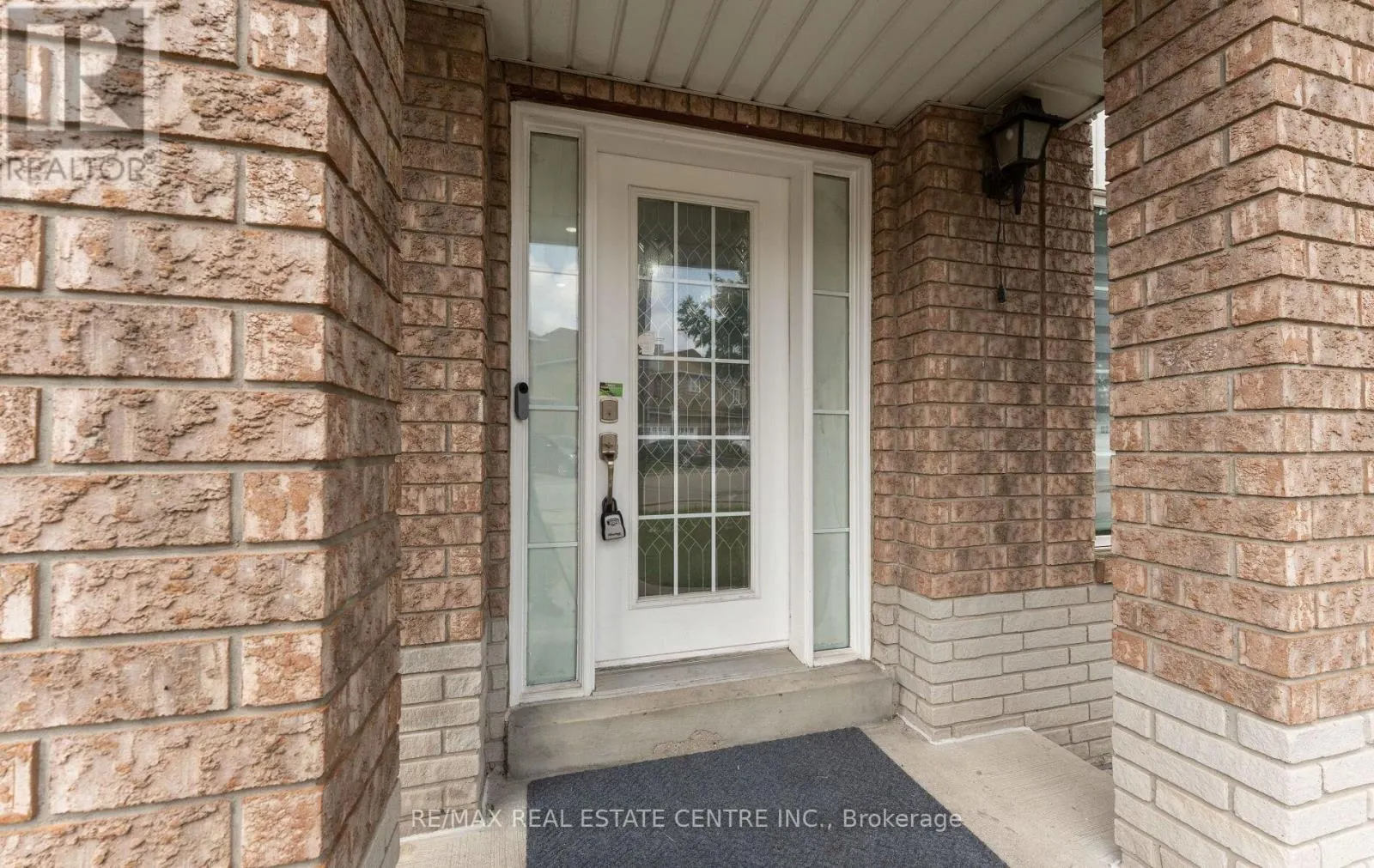 32 - 32 VIEWCREST CIRCLE