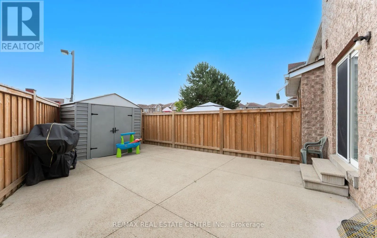 32 - 32 VIEWCREST CIRCLE