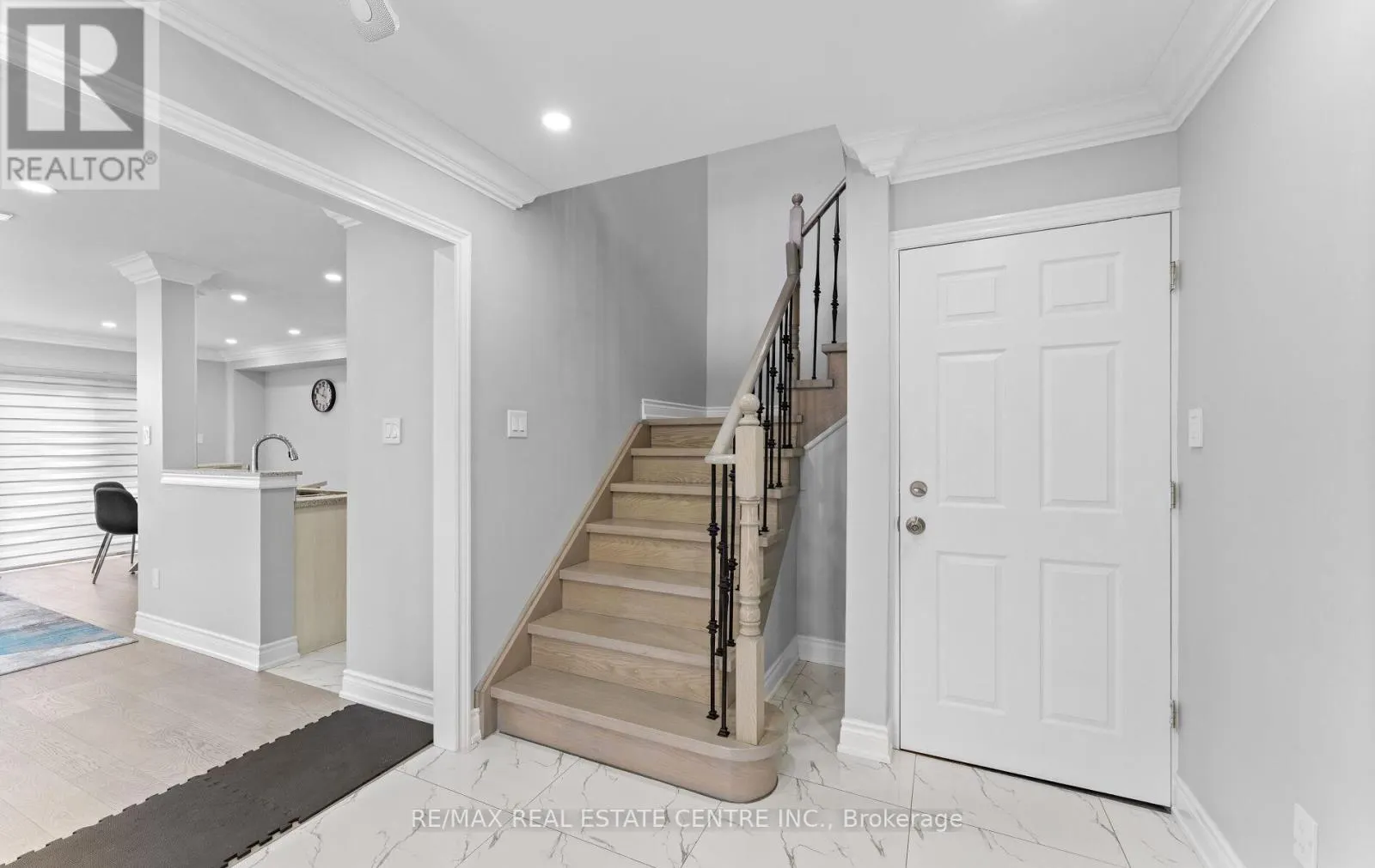 32 - 32 VIEWCREST CIRCLE