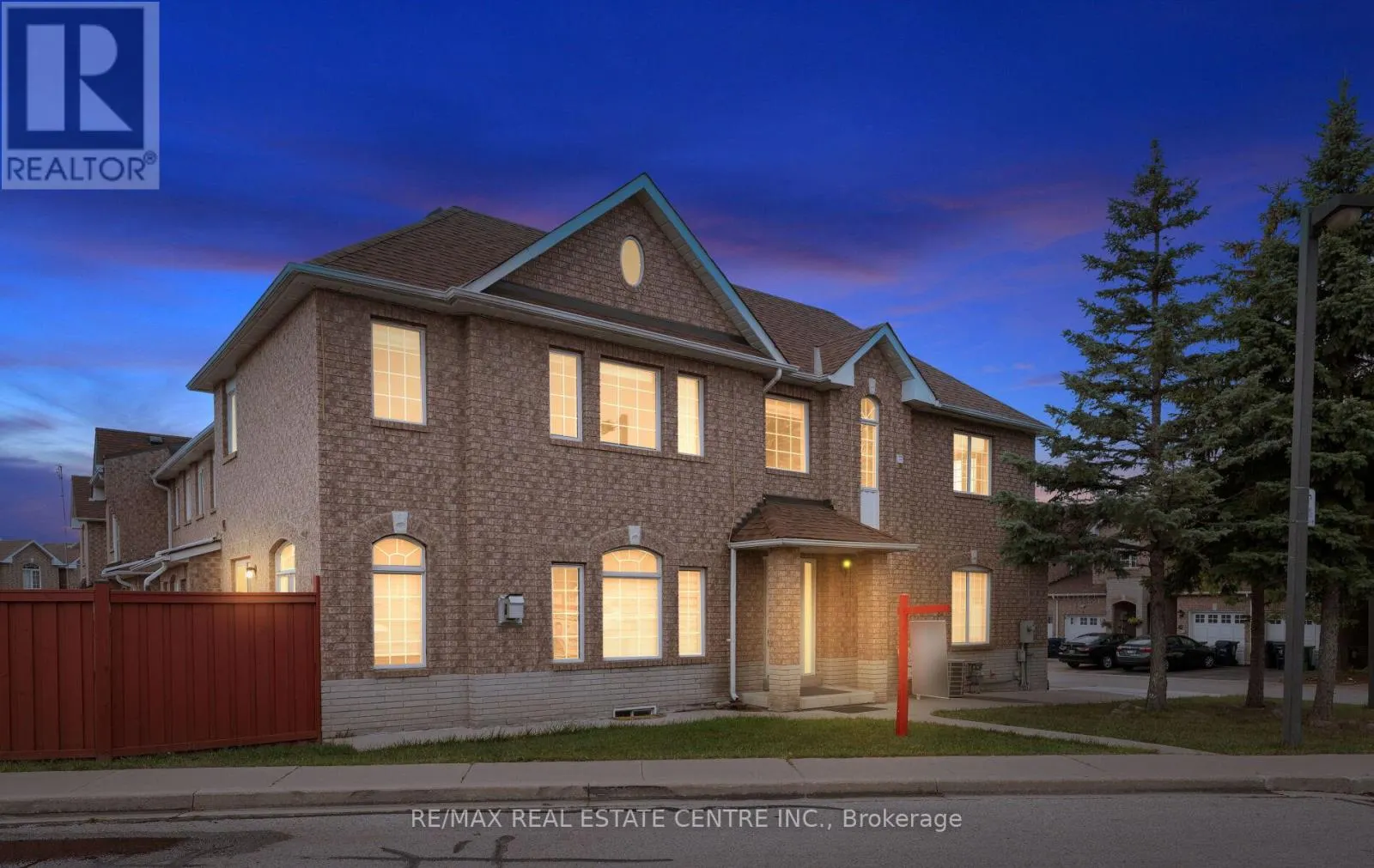 32 - 32 VIEWCREST CIRCLE