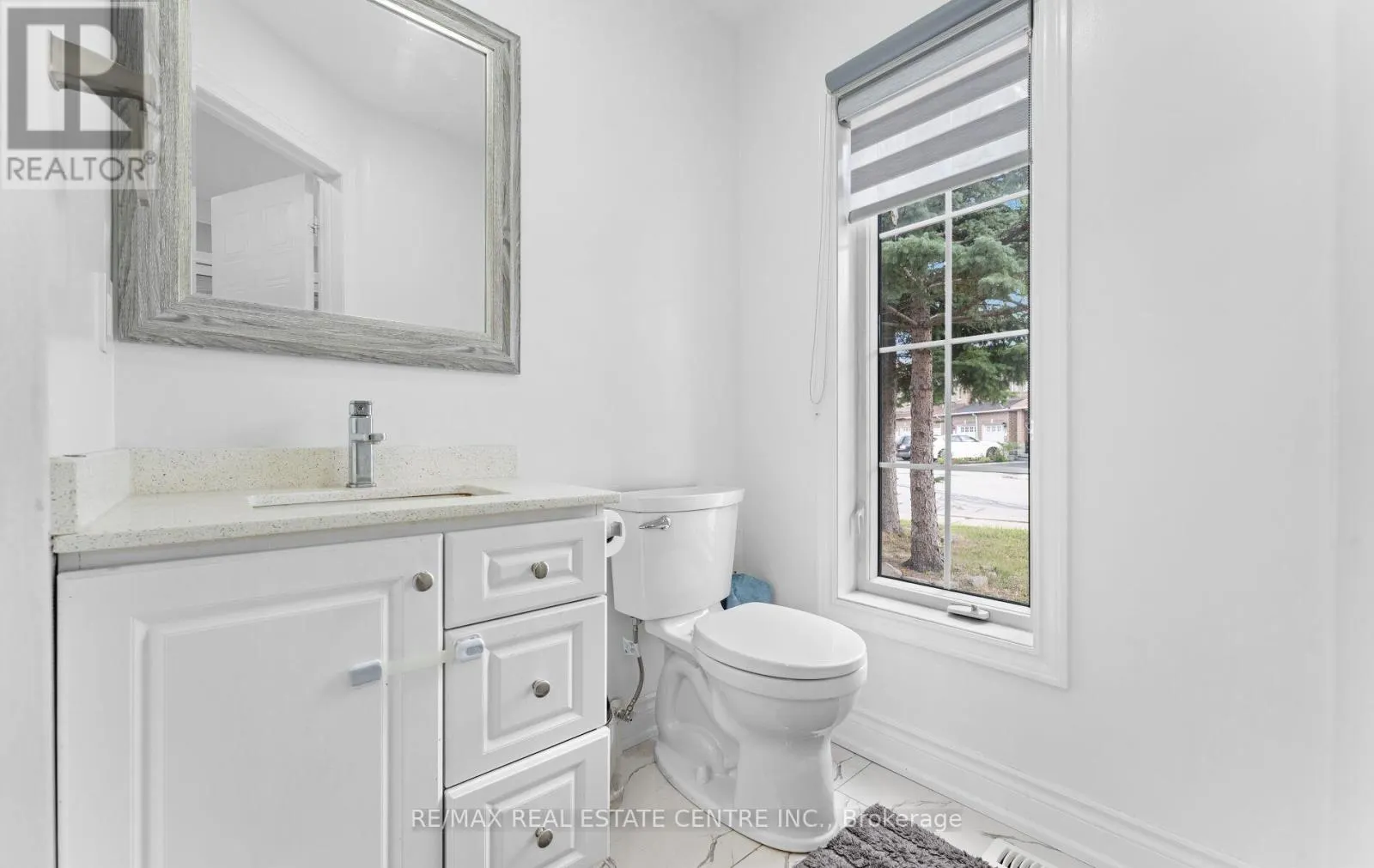 32 - 32 VIEWCREST CIRCLE