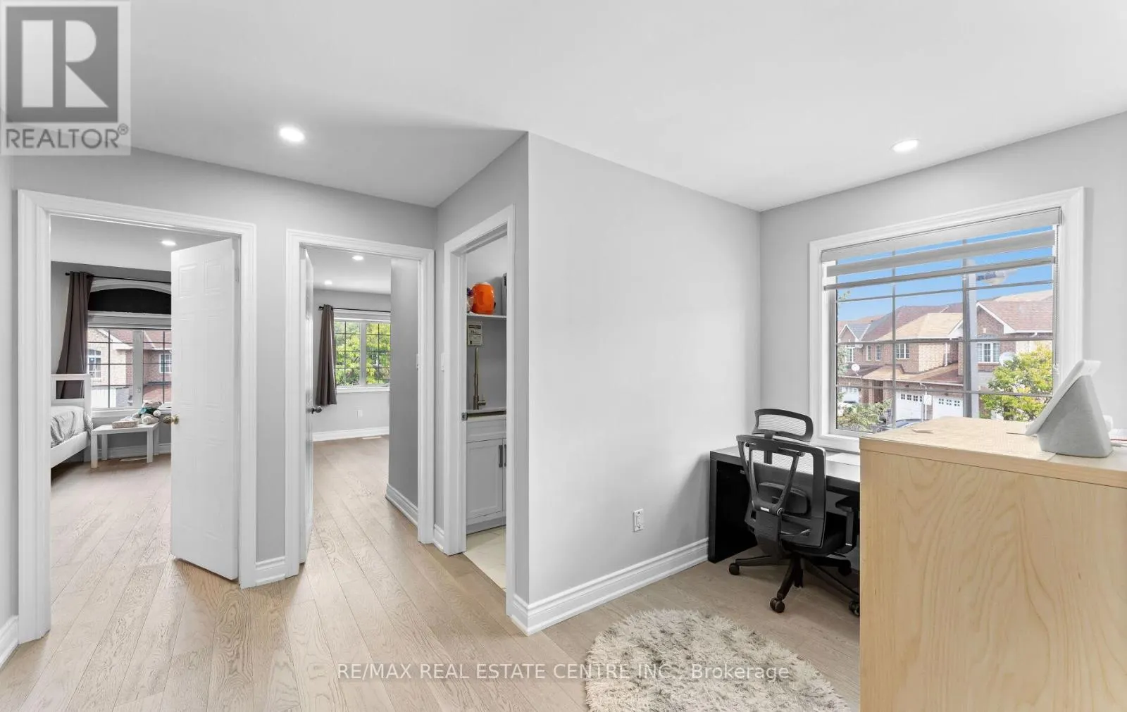 32 - 32 VIEWCREST CIRCLE