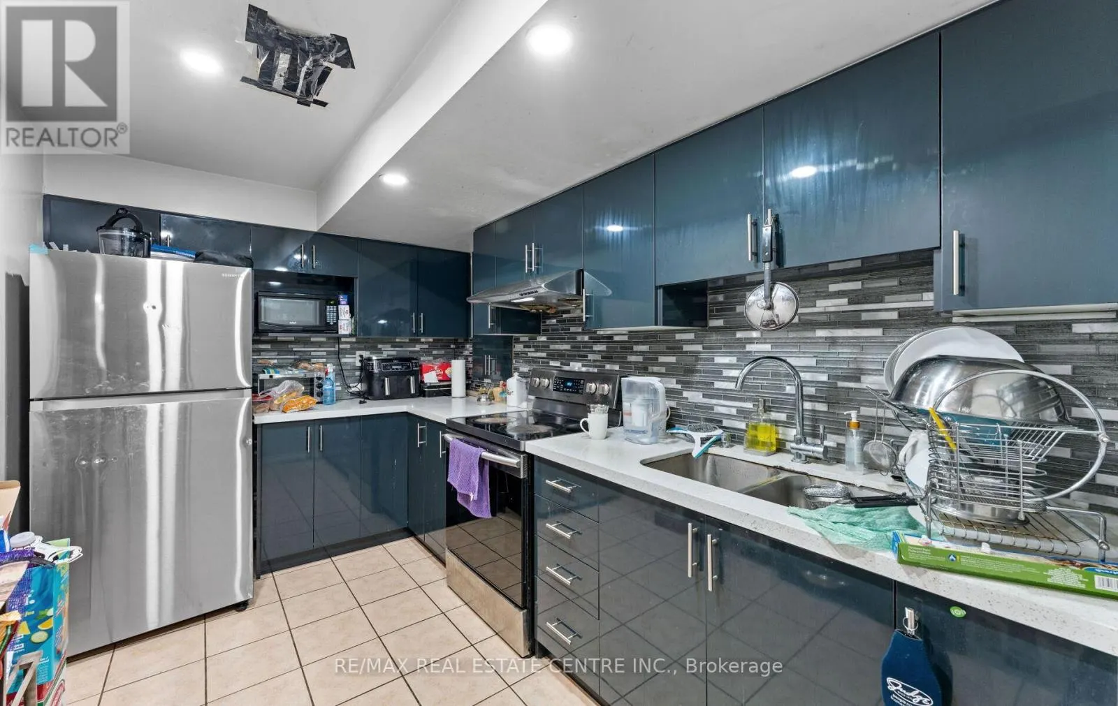 32 - 32 VIEWCREST CIRCLE