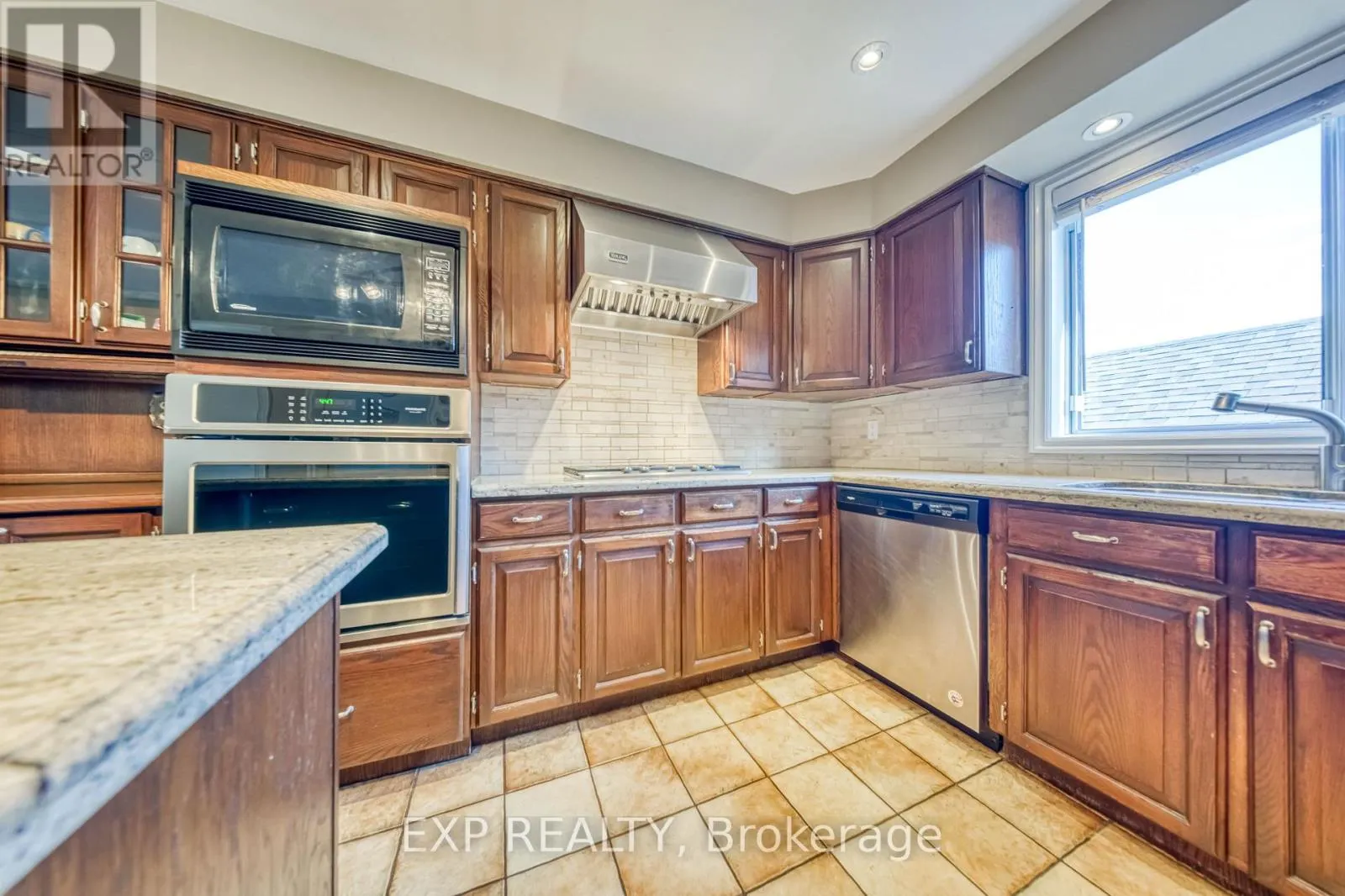 35 HIGHLAND HILL