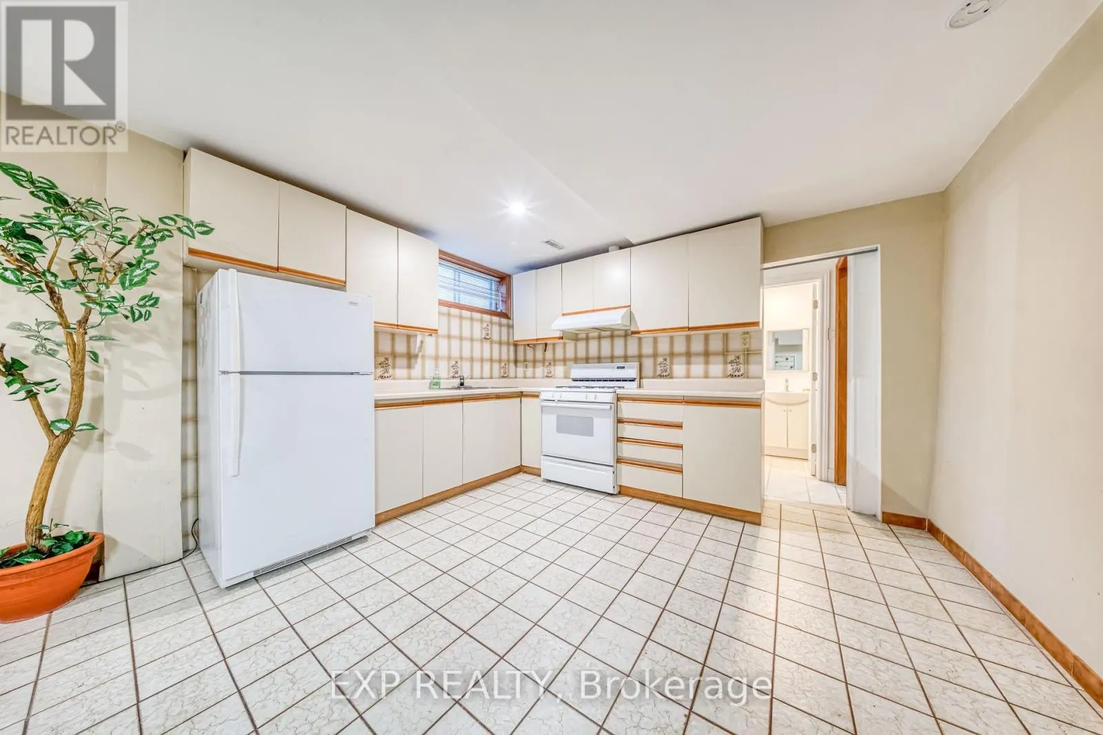 35 HIGHLAND HILL